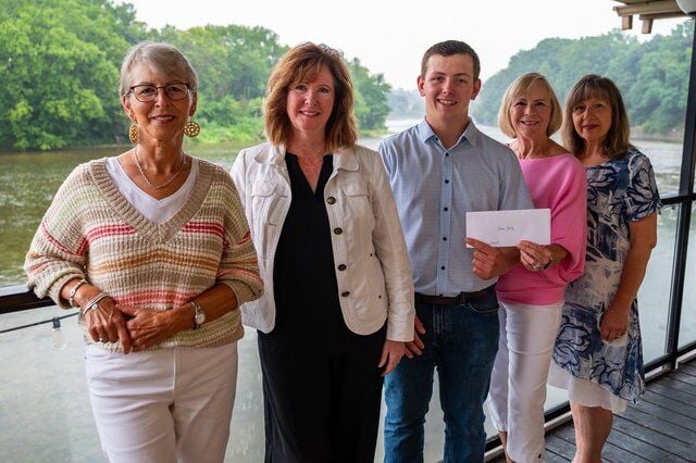 68b528546eb38.image The Women Inspiring Women - Women’s Institute of Paris scholarship committee poses alongside Colby Young on Tuesday, August 19, 2025. Pictured in photo, from (l-r): Monique Giroux, Nancy Phelan, Colby Young, Dianne Edwards and Rita Easton.
