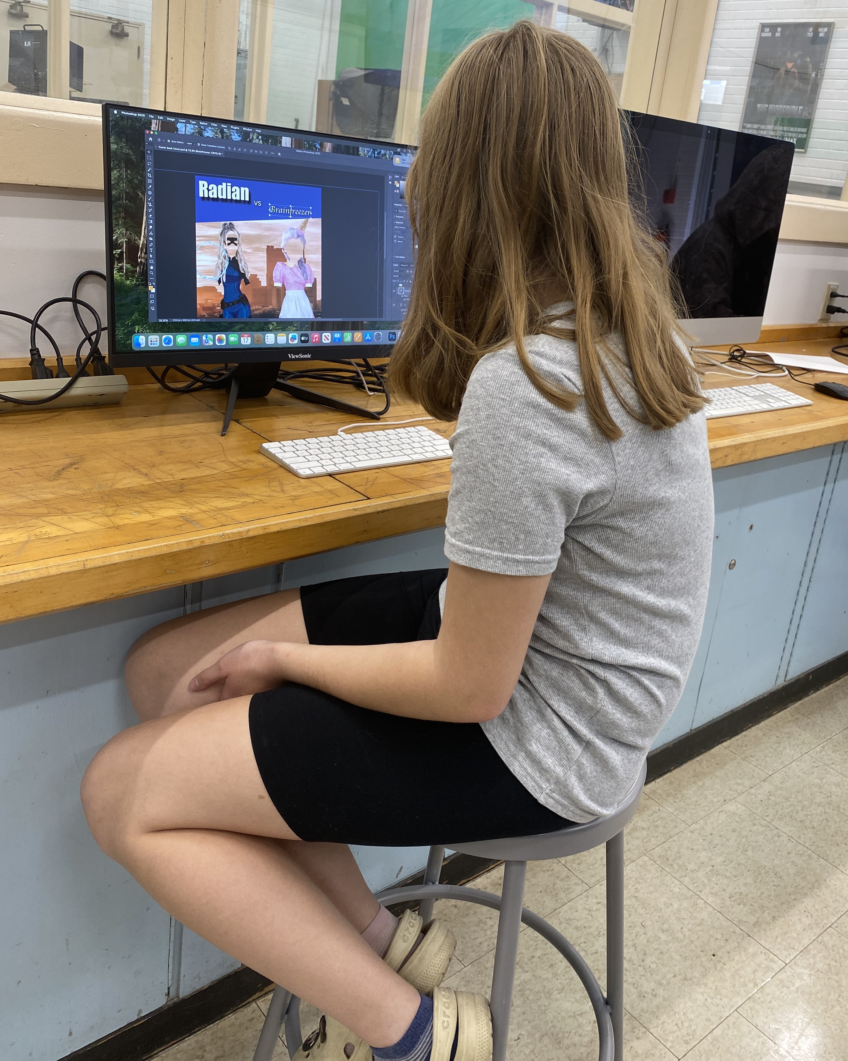 Student using the Mac Lab