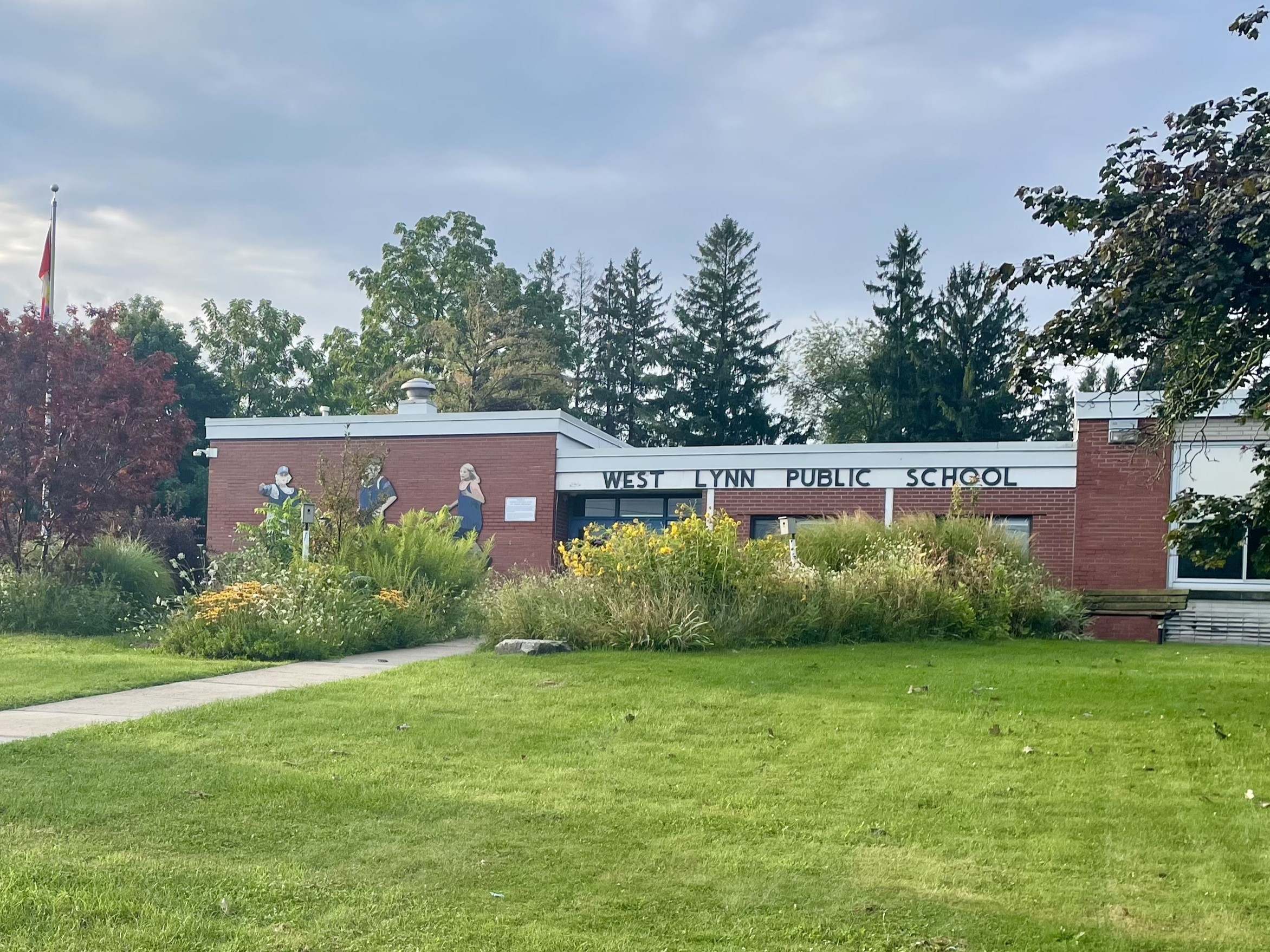 Exterior of West Lynn Public School